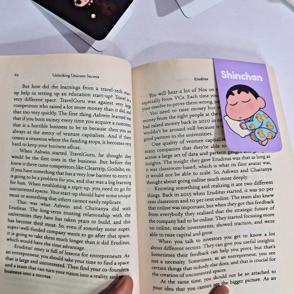 One piece magnetic bookmarks